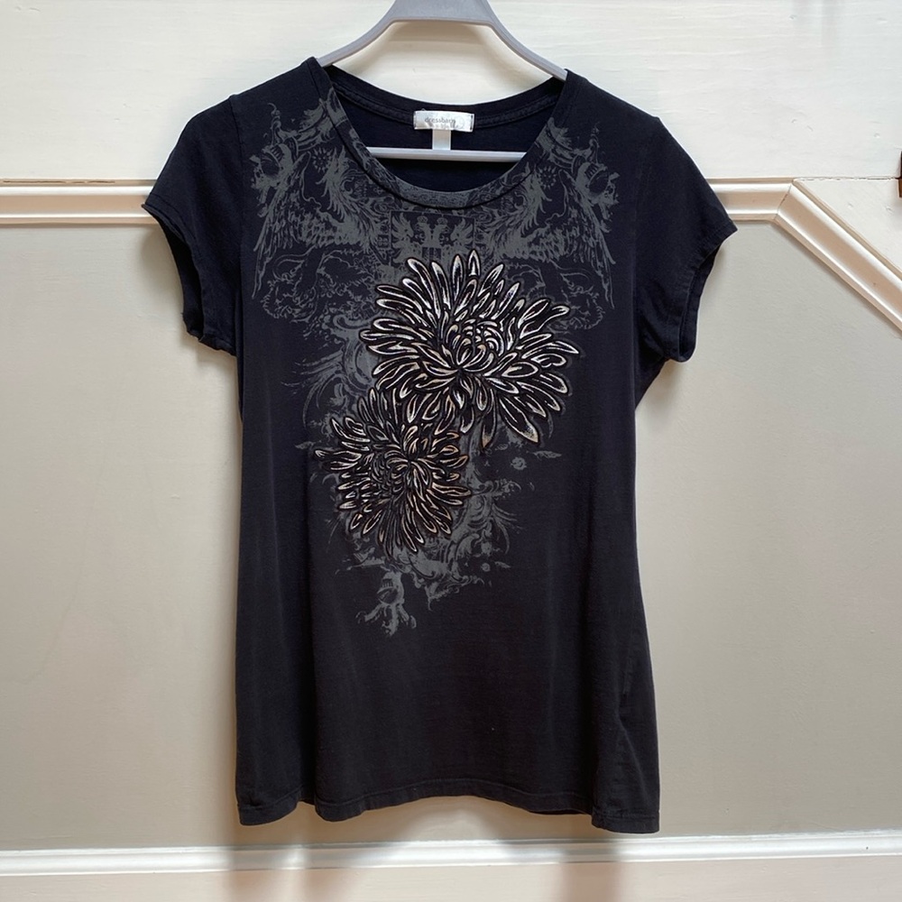 Dressbarn women’s designed tee shirt with silver details. Size large women’s